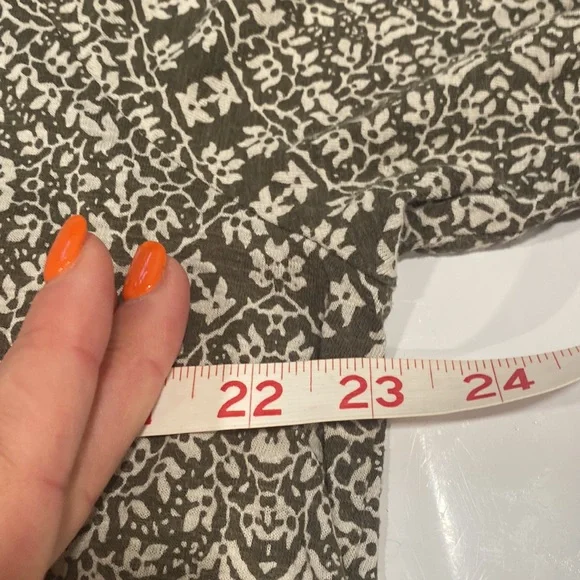 Lucky Brand Army Green and Ivory Boho Paisley Print Tunic with 3/4 Sleeves - Picture 6 of 7